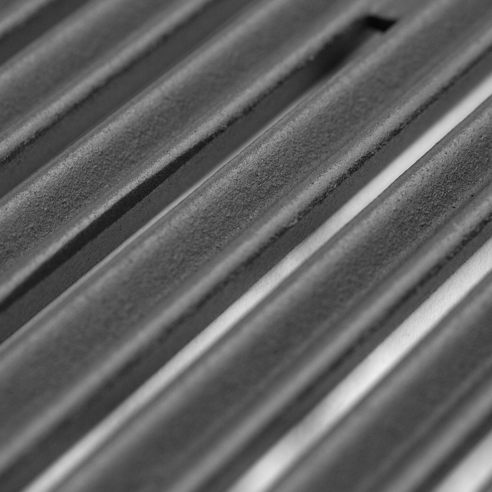 BK_CastIronGrids_Grooved_01_acf13bc1-adef-43d3-b9ab-2d9c5a54ab78.jpg